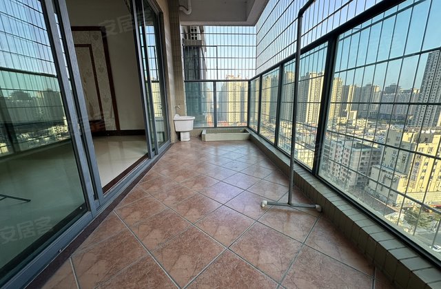 财富名门4室2厅166.78㎡89万二手房图片