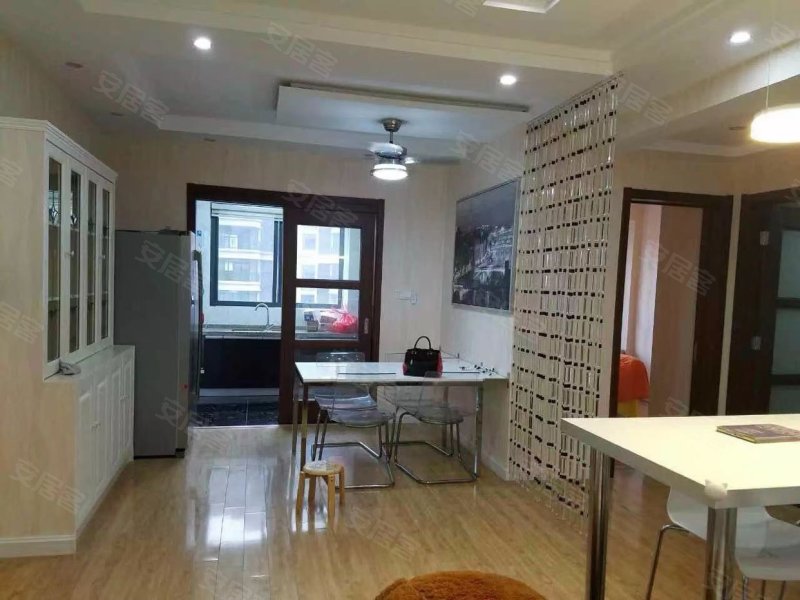 宜兴碧桂园(南区)电梯房南向采光好 装修好 价格亲民房东直卖