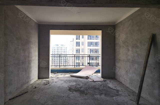 畔山林语3室2厅132㎡80万二手房图片