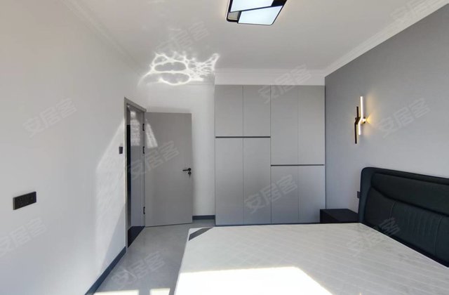 日新小区1室1厅58㎡14万二手房图片