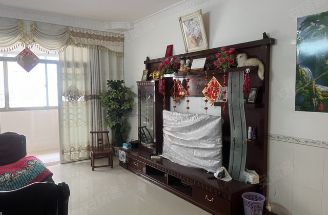 鸿兴花苑3室2厅110㎡26.8万二手房图片