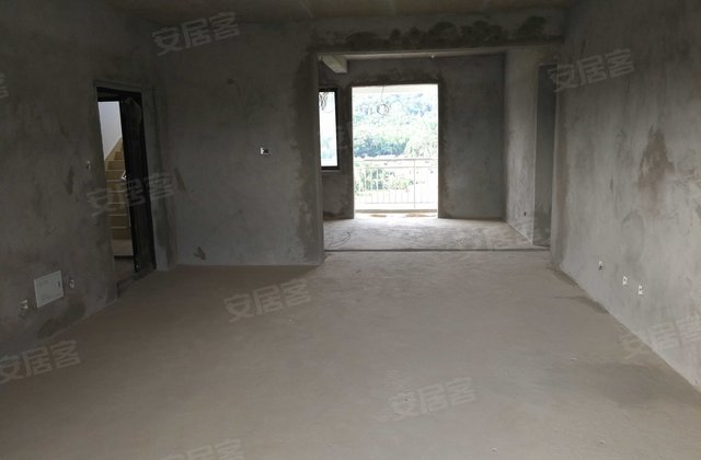 弘映山庄4室2厅157.8㎡95万二手房图片