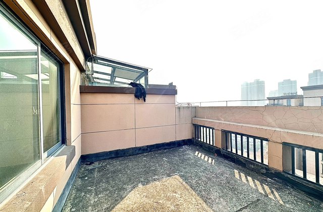 琥珀新天地和苑4室2厅160㎡100万二手房图片