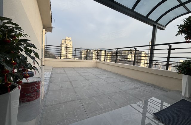 云影香山4室2厅180㎡88.5万二手房图片