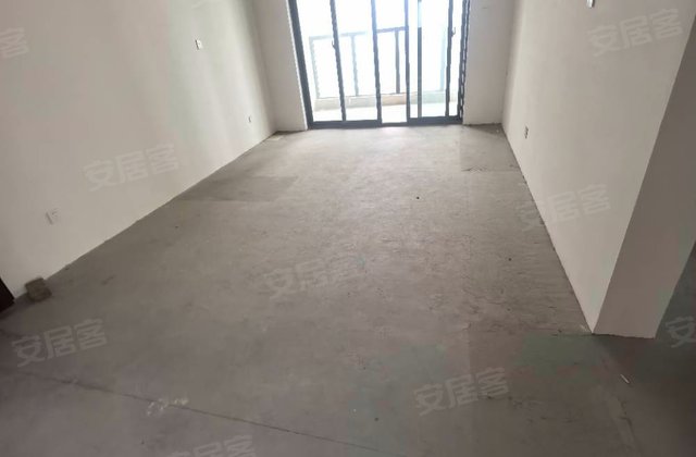次新房 医疗配套成熟 楼层好 商圈成熟 双卫生间 南北通透