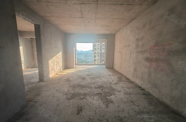 华泰花苑4室2厅162㎡74万二手房图片