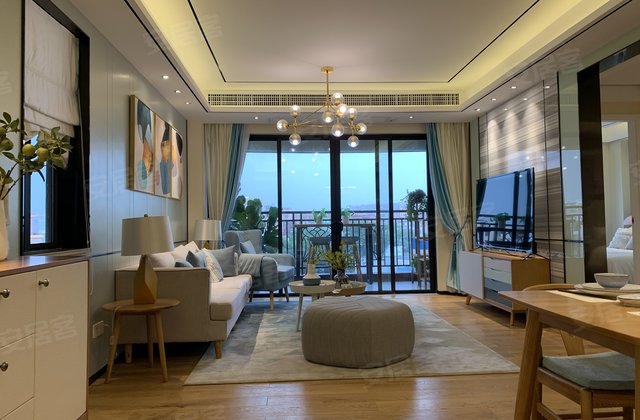 流溪半岛 白云人和地铁口 一线江景房 精装两房 总价185万