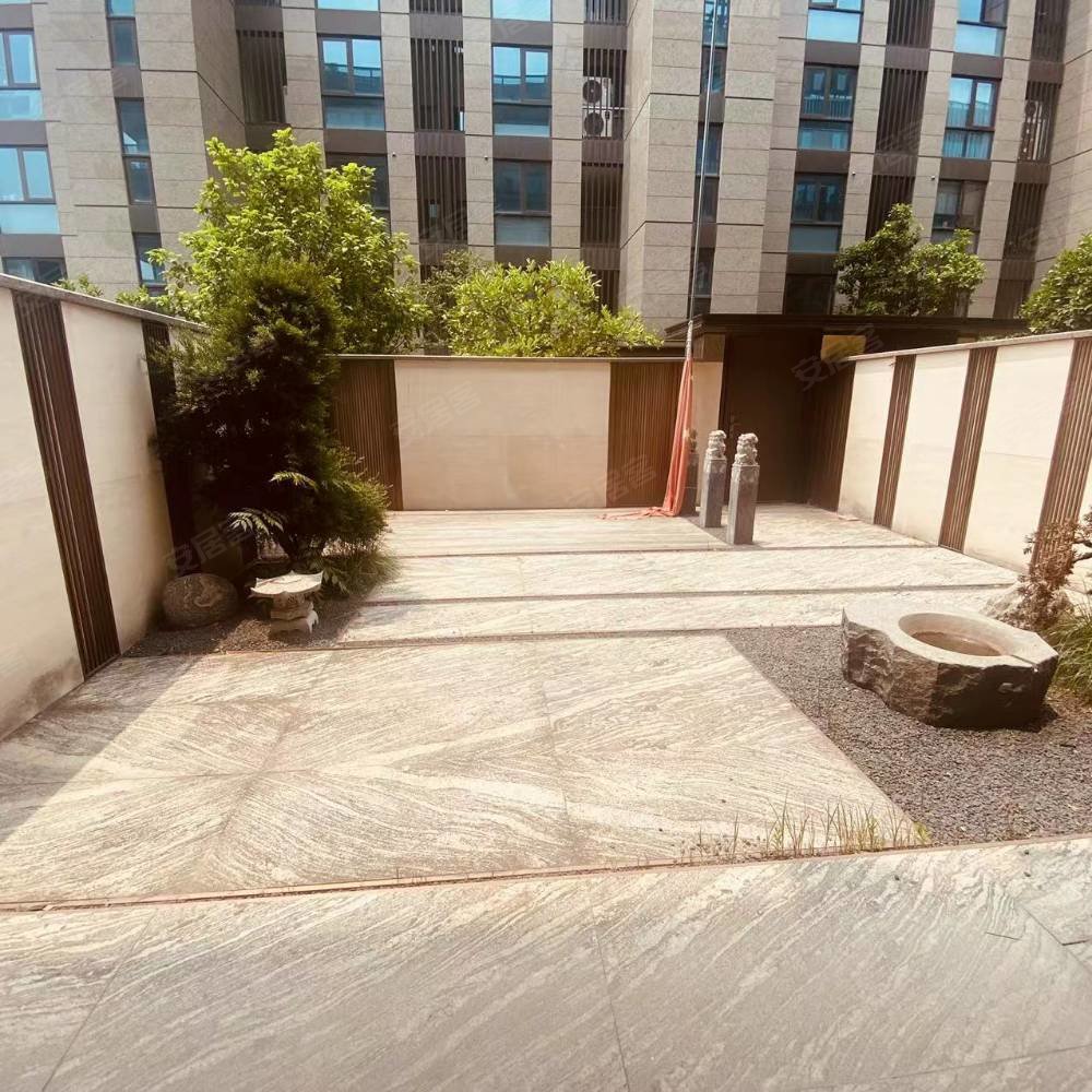 钱江彩虹墅4室2厅2卫140㎡南459万