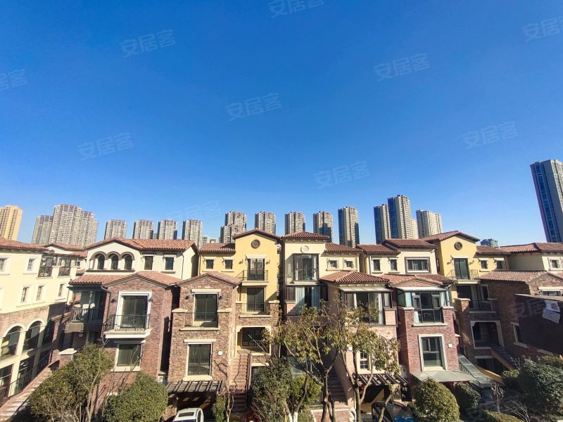 龙湖龙誉城别墅区