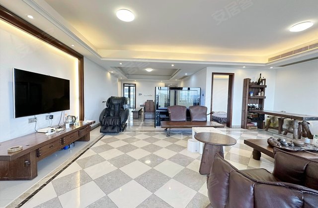 万科虹溪诺雅4室2厅161.99㎡700万二手房图片