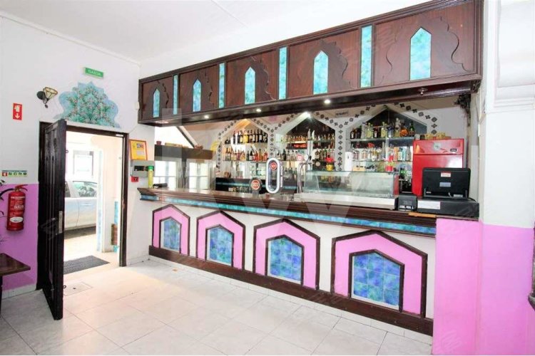 葡萄牙约¥84万波尔蒂芒中心配备餐厅二手房商铺图片