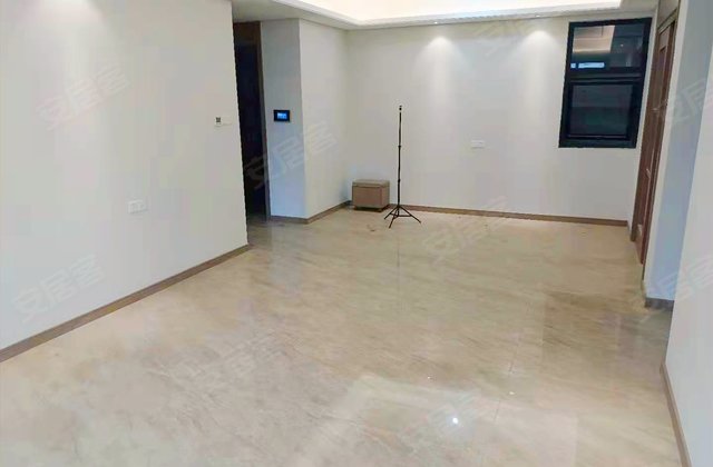 保利香颂3室2厅130.31㎡245万二手房图片