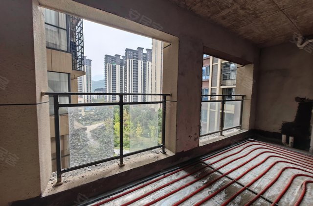 鹭鸶湾龙庭4室2厅105.02㎡62.8万二手房图片