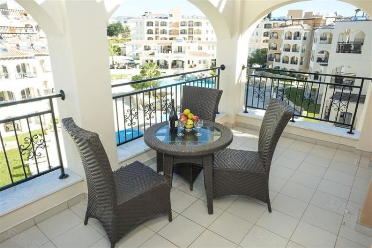 塞浦路斯约¥84万惊人的三卧室联排别墅圣尼古拉斯优雅公寓乔拉卡帕福斯塞浦路斯二手房公寓图片