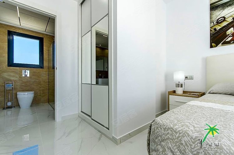 西班牙约¥242万房子 / 小木屋出售在洛斯蒙特西诺斯 118 平方米二手房独栋别墅图片