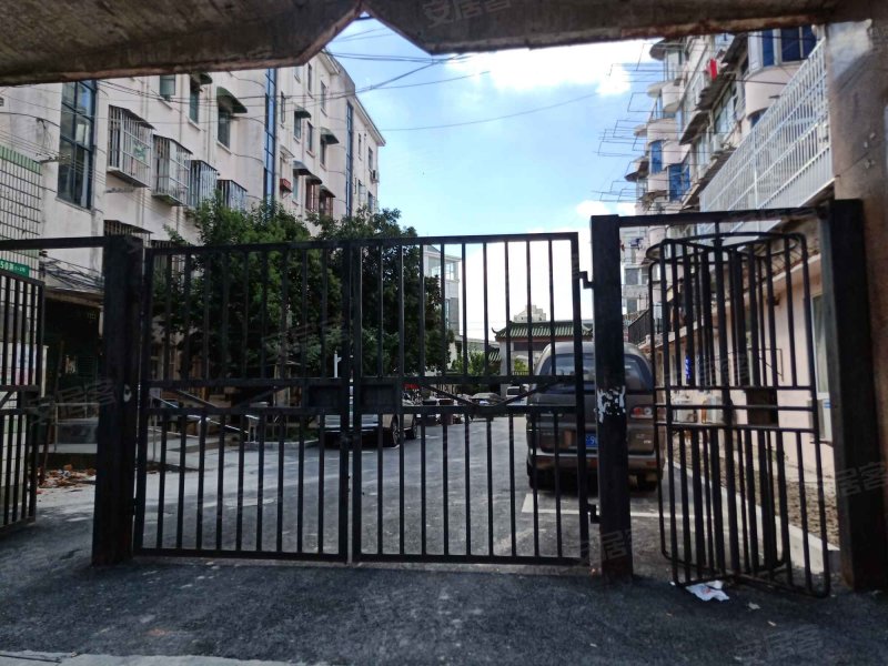 浦三路650弄小区 