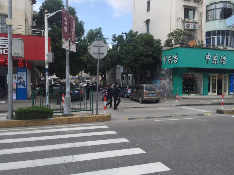 颛兴路180弄小区 