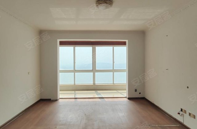 御龙湾3室2厅175㎡90万二手房图片