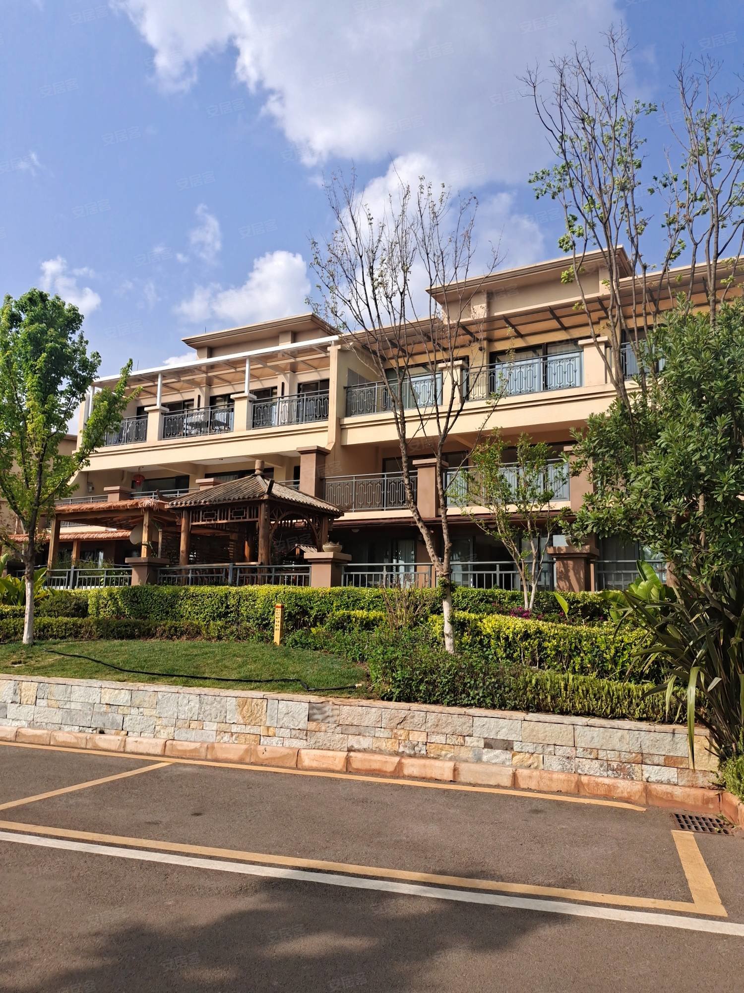 中国抚仙湖国际旅游度假社区(别墅)3室2厅3卫145㎡南北360万