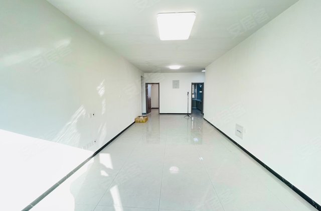 云水湾3室2厅2卫133㎡南北102.77万