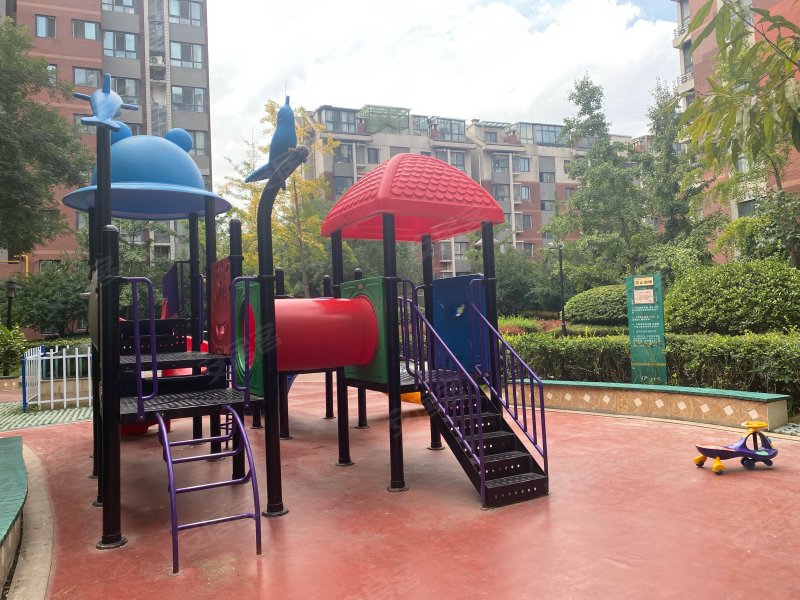 蔚蓝花城七色镇(b区)