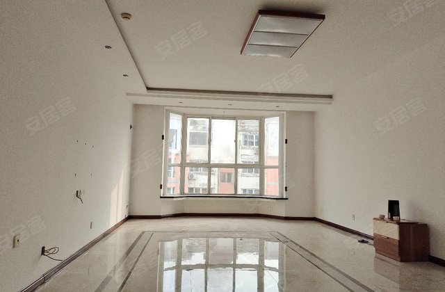 宏盛昌家苑4室2厅174㎡94万二手房图片