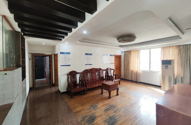 丽景湾花园4室2厅140㎡56万二手房图片