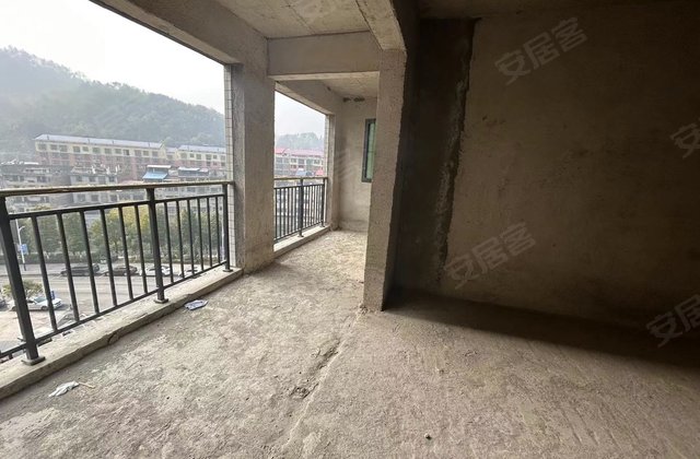 滨江国际城4室2厅141㎡66.8万二手房图片