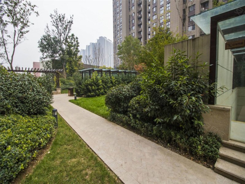 富田城九鼎华府四号院