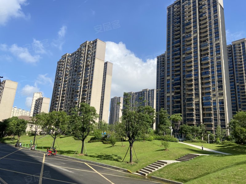 碧桂园凤凰城临湖苑