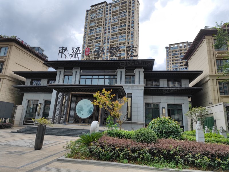 中梁东湖壹号院