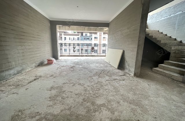 中海天玺8室2厅178㎡520万二手房图片