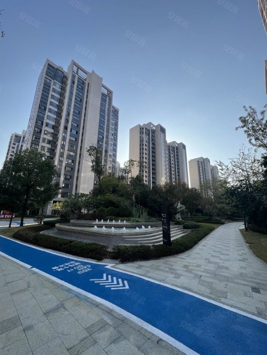 业主急售市中心中海天钻全新精装未入住4房2厅196平268