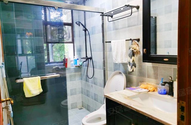 皇冠国际4室2厅133.28㎡119万二手房图片