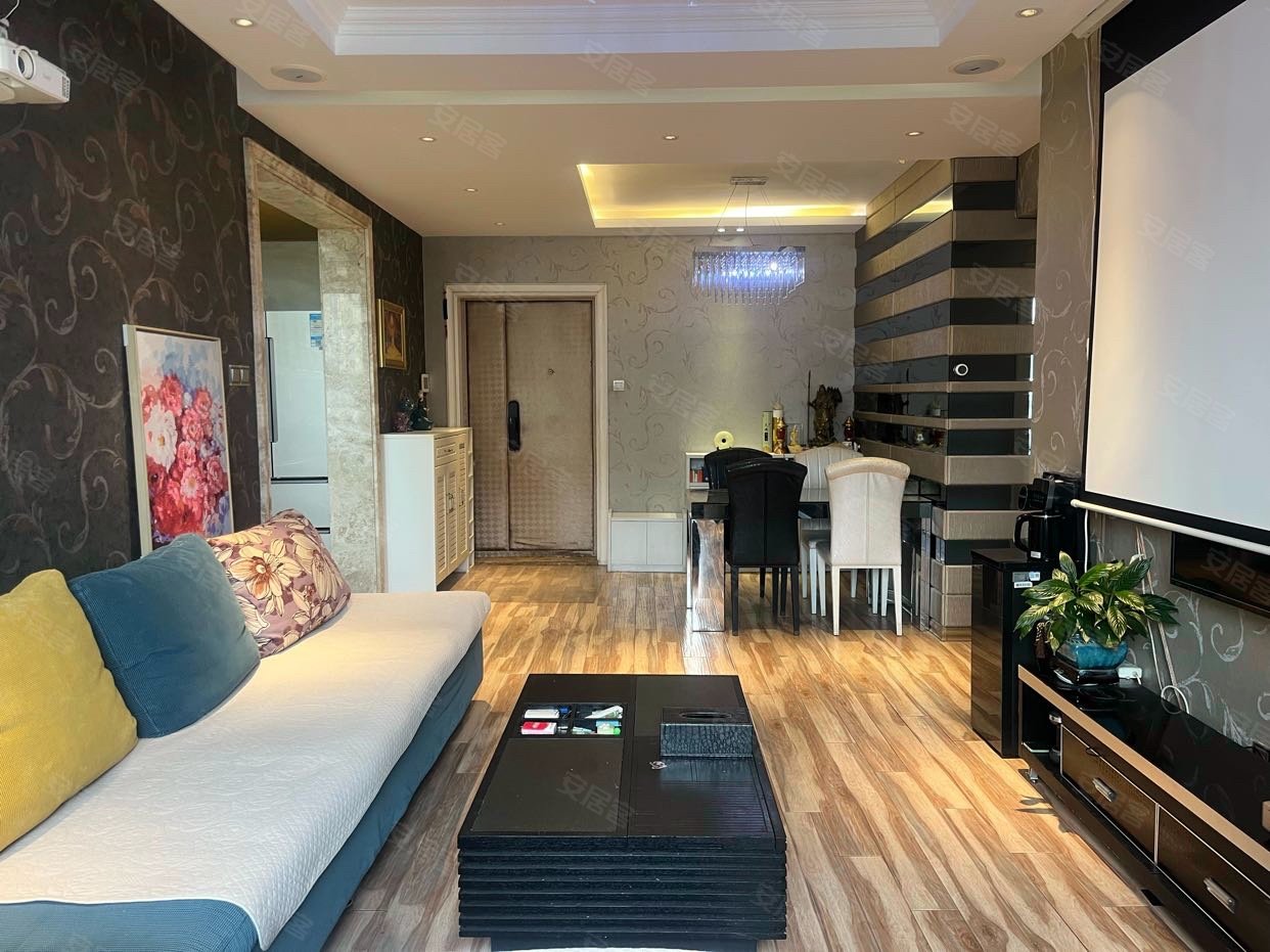 长春房产网>长春二手房>净月二手房>生态广场二手房>保利香槟>1242