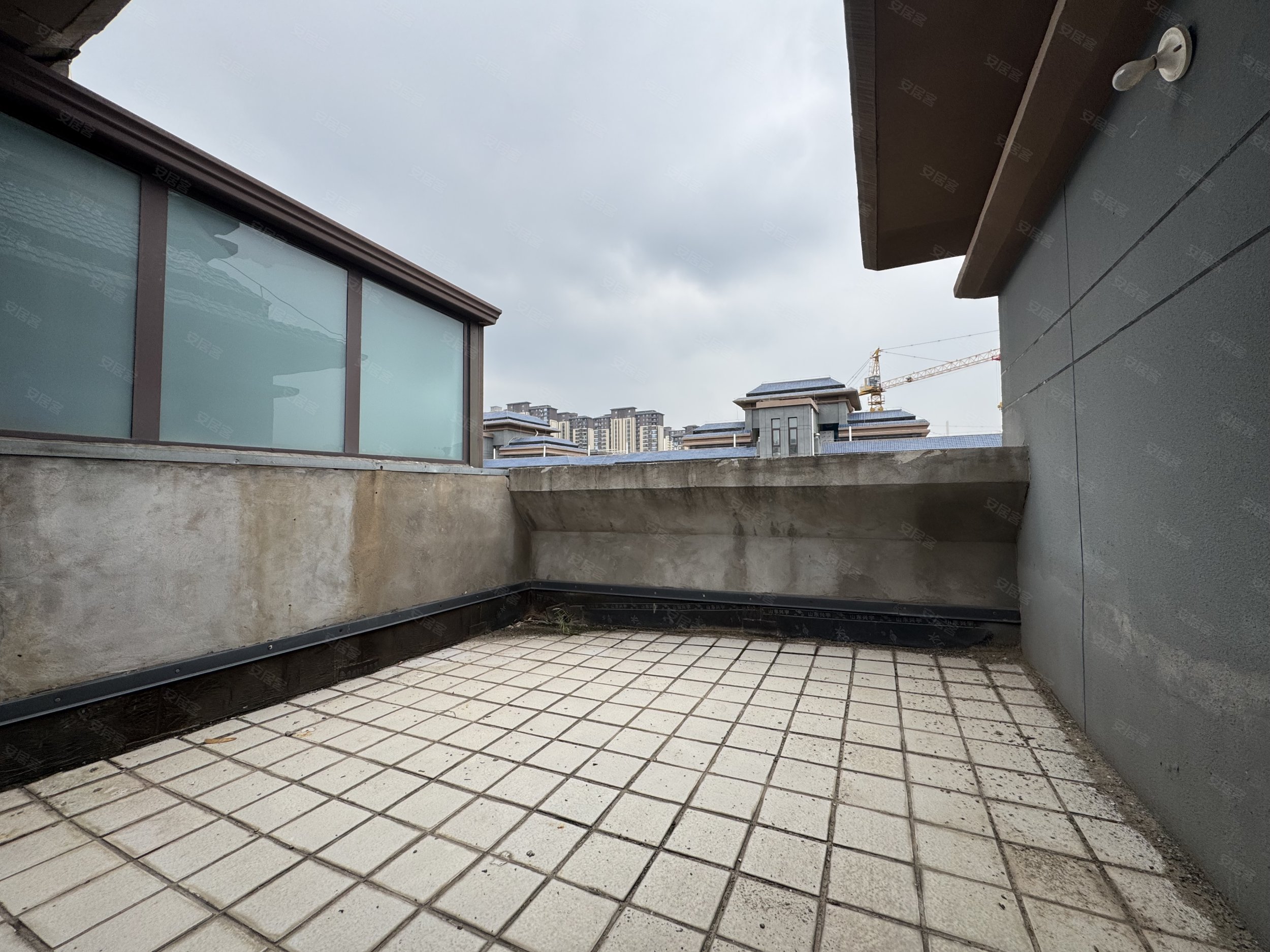 花园洋房,低密度社区 送私家双露台,一梯两户,通透复式急售!