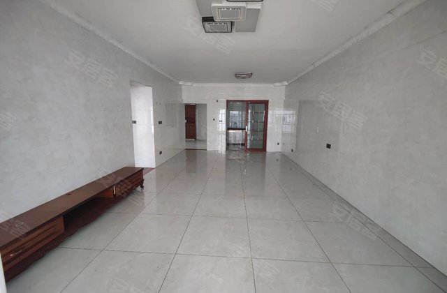 2分恒辉地产雷州新城街道新城大道15号永达广场2015年建造中层(共24层