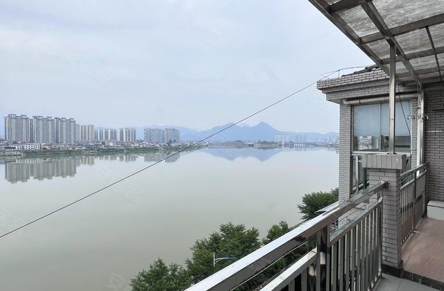 水岸人家3室2厅140㎡51.8万二手房图片