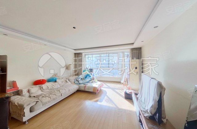 时尚街区东区3室2厅140.89㎡550万二手房图片