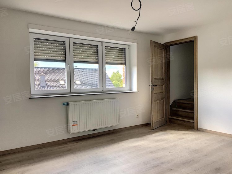 比利时约¥364万比利时马尔梅迪的纪尧姆·阿波罗内尔街出售的房子二手房公寓图片