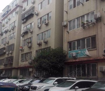 河畔人家 正规商品房 交通便捷 刚需两居 满五