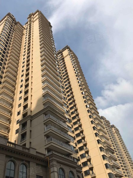 嘉和城依云湾(别墅)