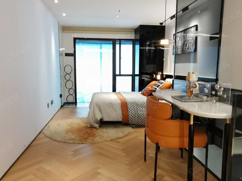 朗基天域 1室2厅 豪华装修 电梯房 住房 房东急置换