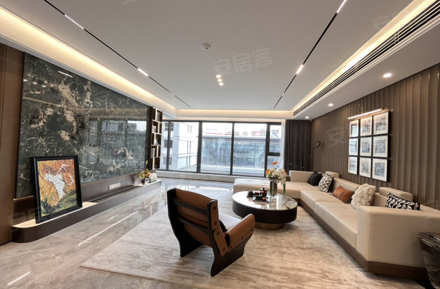 八一小区4室2厅173.59㎡208万二手房图片