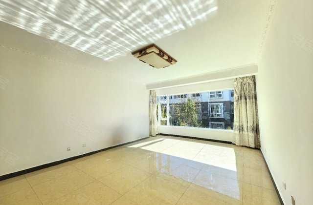 龙潭家园3室2厅127㎡86.8万二手房图片