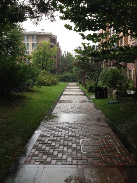 亿城西山华府珑园