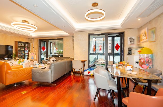 万科城花新园3室2厅139.5㎡900万二手房图片