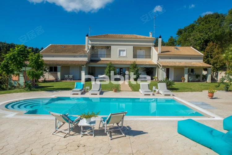 希腊约¥1148万带游泳池的豪华别墅，享有令人惊叹的海景二手房独栋别墅图片