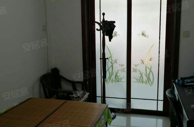 名人花园3室2厅140㎡131万二手房图片