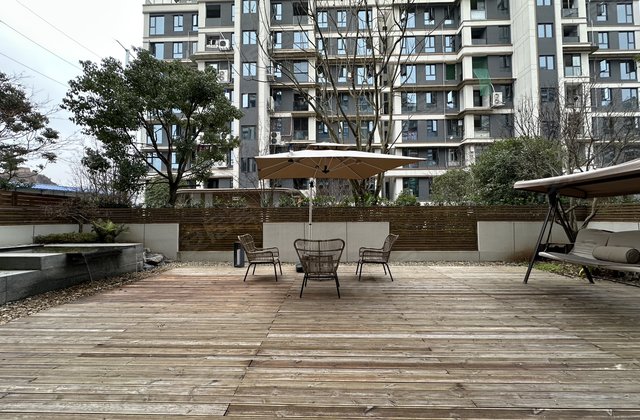 首府壹品4室2厅183㎡106万二手房图片